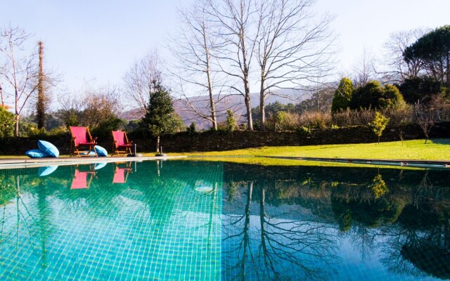 Liiiving In Caminha - Lawny Pool House