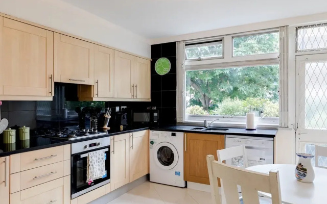 4-bedroom Villa on Marble Arch