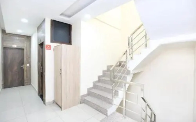 Hotel G R highway by OYO Rooms