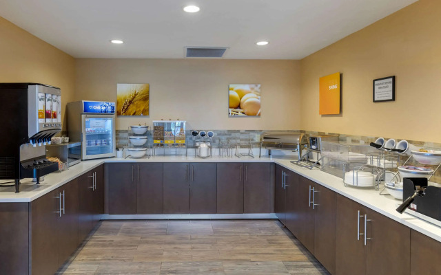 Comfort Inn & Suites