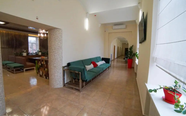 Coin Apartments & Hostel