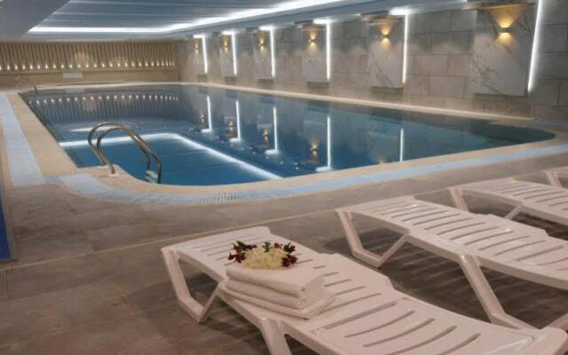 Wisteria Grand Hotel