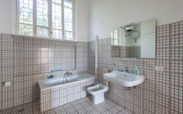 Popolo Square Luxury Two Bedroom Apartment