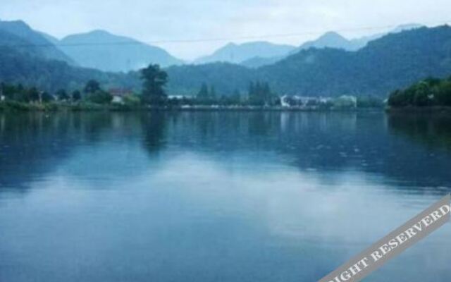 Yunhe Yuntianyu Station Nongjiale