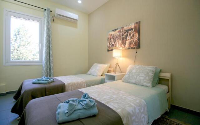 Seaside, relaxing family house with playground! Villa Lavrys 4