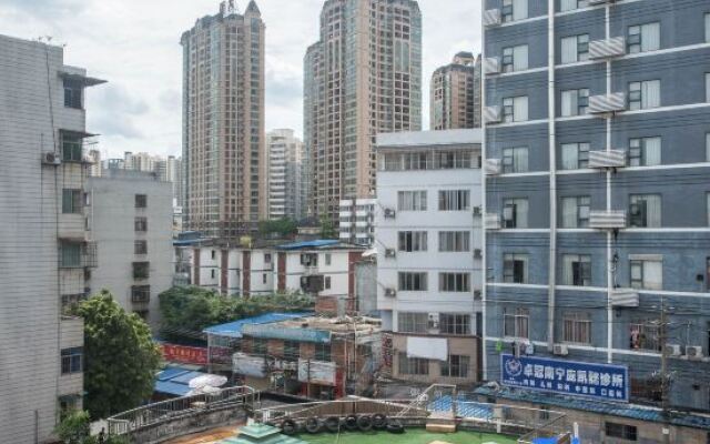 e Hominn Boutique Hotel