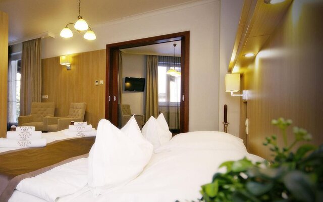Xavin Hotel