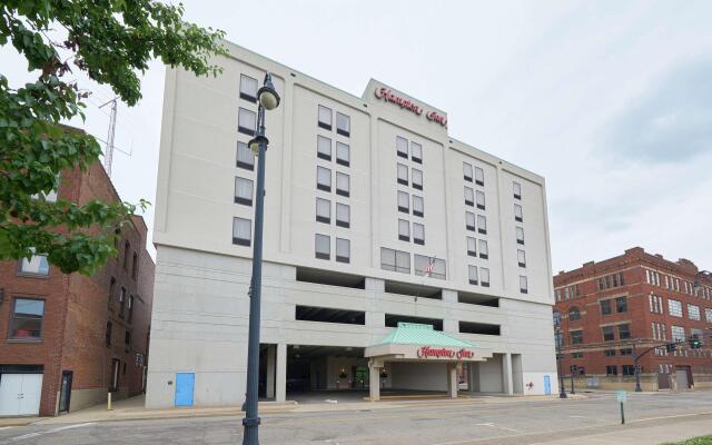 Hampton Inn Massillon