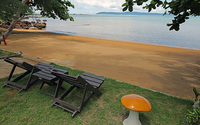 Koh Mak Buri Hut Natural Resort