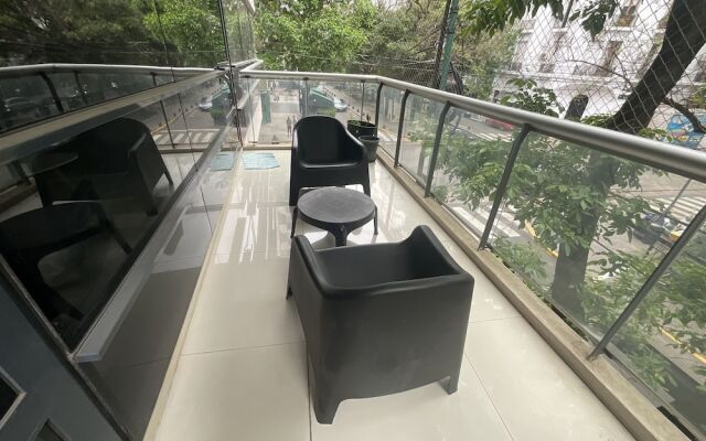 Deaf Twins 2B Botanico Super Calido