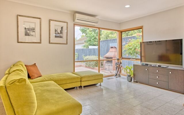 Spacious family home St Kilda