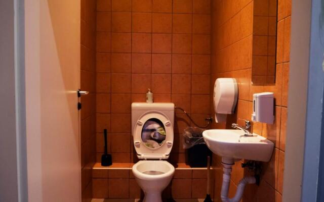 DeeP Guest House