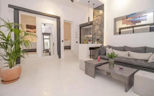 CAPRI Downtown Rooms