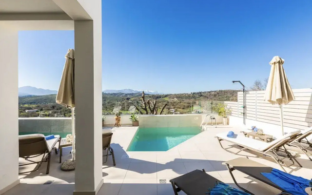 Three Moirai Villa With 2 Heated Pools