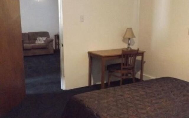 Lazy B Motel