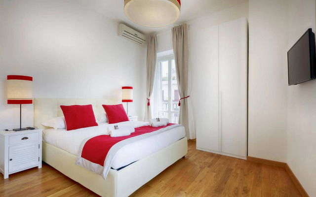 Home Town at Spanish Steps