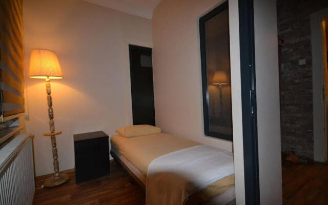 Amadeus Hotel