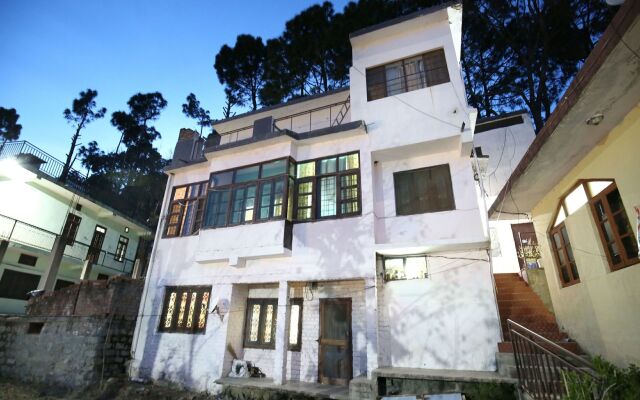 OYO 12307 Home Cozy 2BHK Parwanoo Kasauli