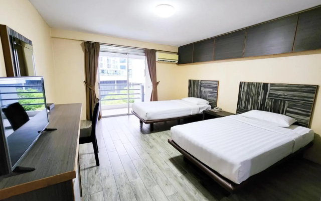 Watana Hotel