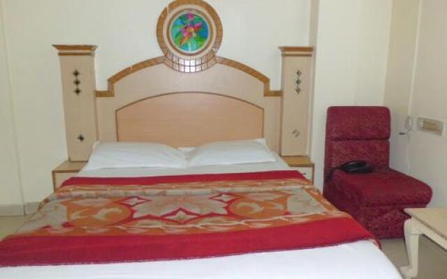 Hotel Ajantha Palace