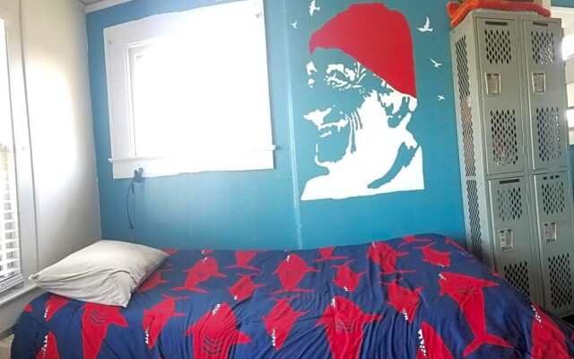 Bon Paul & Sharky's Hostel