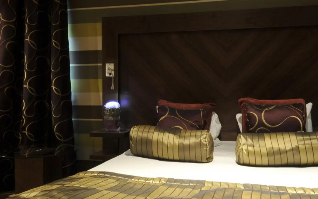 The Golf Hotel