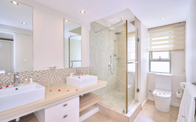 Bon Azur Beachfront Suites & Penthouses with LOV