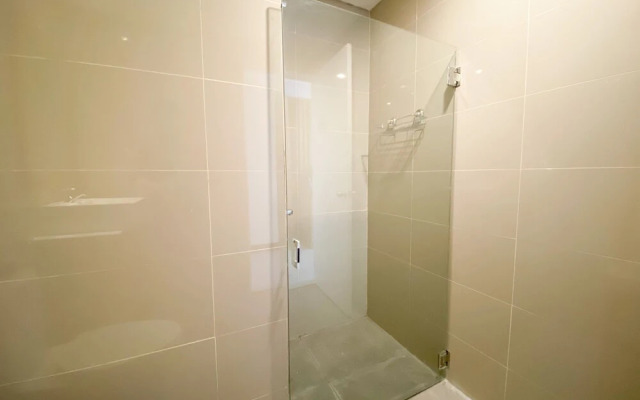 Cozy Living Studio (No Kitchen) At Sentraland Semarang Apartment