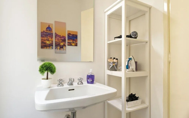 Rome Trevi Fountain Apartment