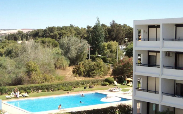 Parque Mourabel, Oasis Village, Pe do Lago
