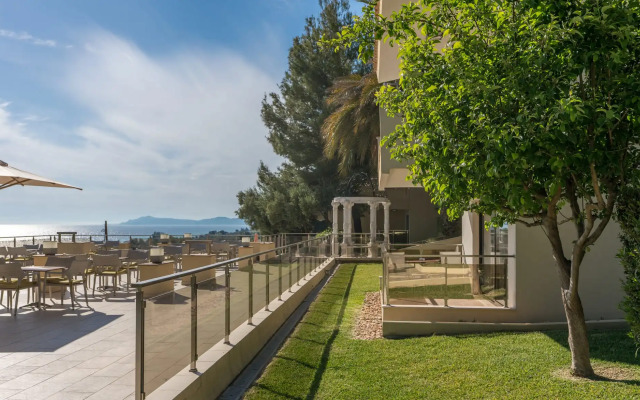 Greek Pride Cronwell Rahoni