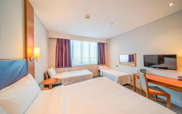Premier Inn Abu Dhabi Airport (Business Park)