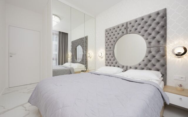 Luxurious Grey Apartment by Renters