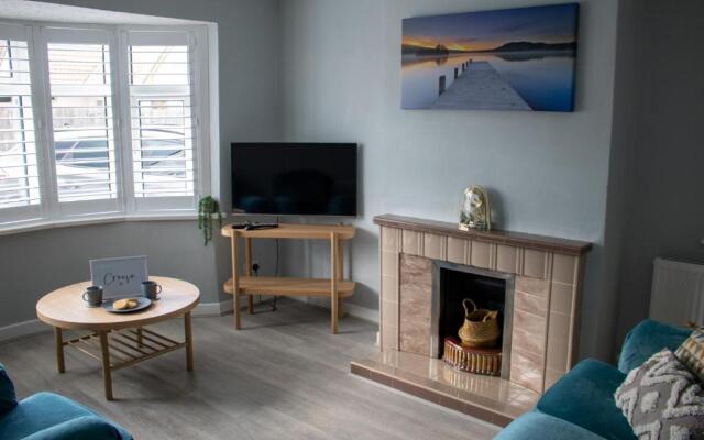 Large family Bungalow, parking & Bike Store BPW