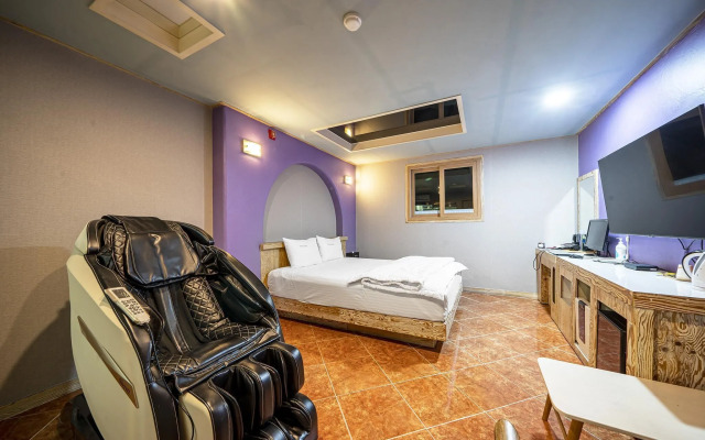 Evian Drive-in in Daejam-dong Pohang