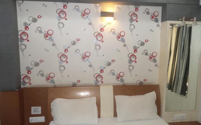 Hotel Skylark Inn