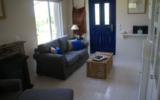 Holiday Home With Garden in Kritinia