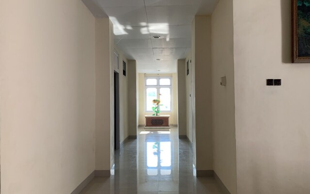 OYO 93031 Edotel Smkn 5 Palopo Near Bukit punai
