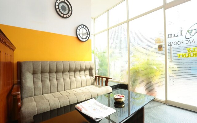 OYO 15669 Hotel Galaxy Inn