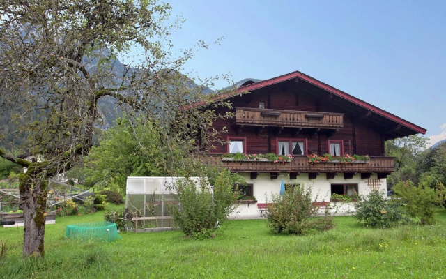 Modern Apartment in Sankt Martin bei Lofer With Garden