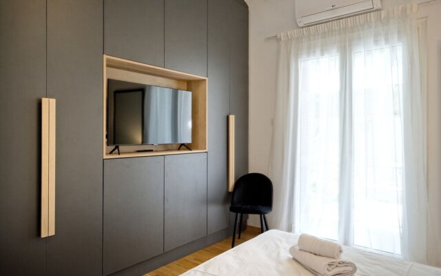 Industrial style apt in Athens city