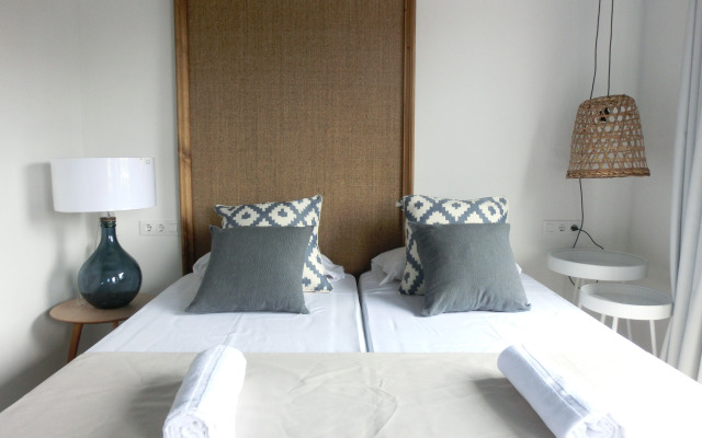 You & Co. Saler Beach Boutique Hotel