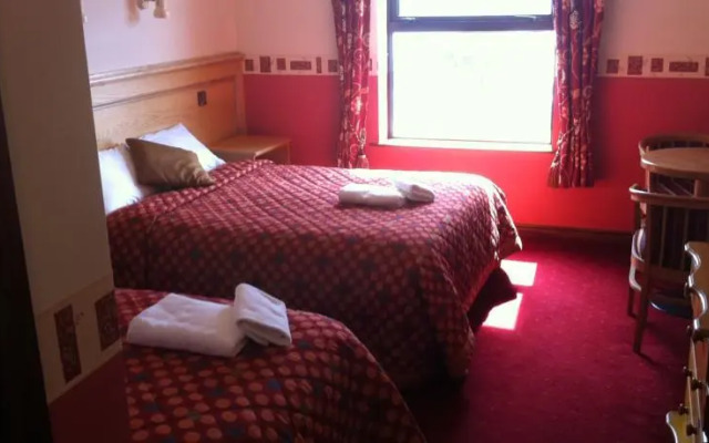 Pier House Guesthouse & Restaurant