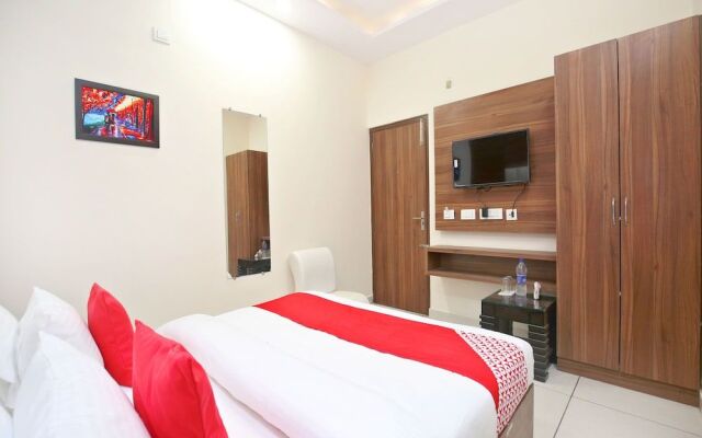 OYO 15975 Hotel 365