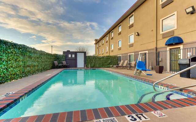 Best Western Plus University Inn & Suites