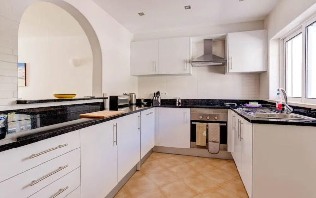 Elizabet Modern Apartment in the Heart of the Ci