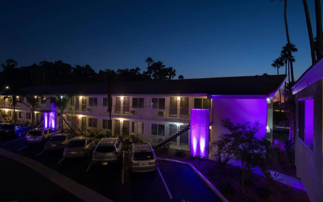 Hotel Iris - San Diego