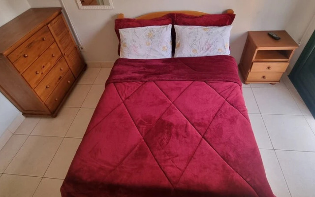 Apartamento com piscina perto do mar de Ubatuba, aceitamos crianças