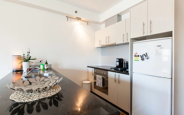LANCE, 1BDR Melbourne Apartment