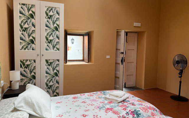 Casona Gildana: Historia, Patrimonio/E-working